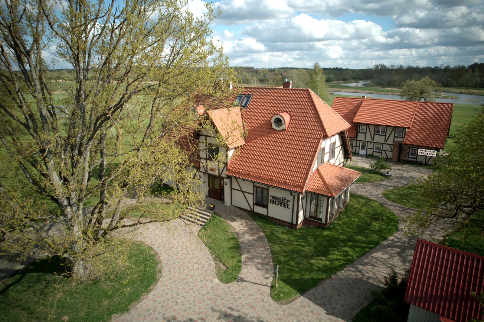 Senlaiku Rēgi Senlīči Hotel | Lauku viesnīca Jelgavas novadā